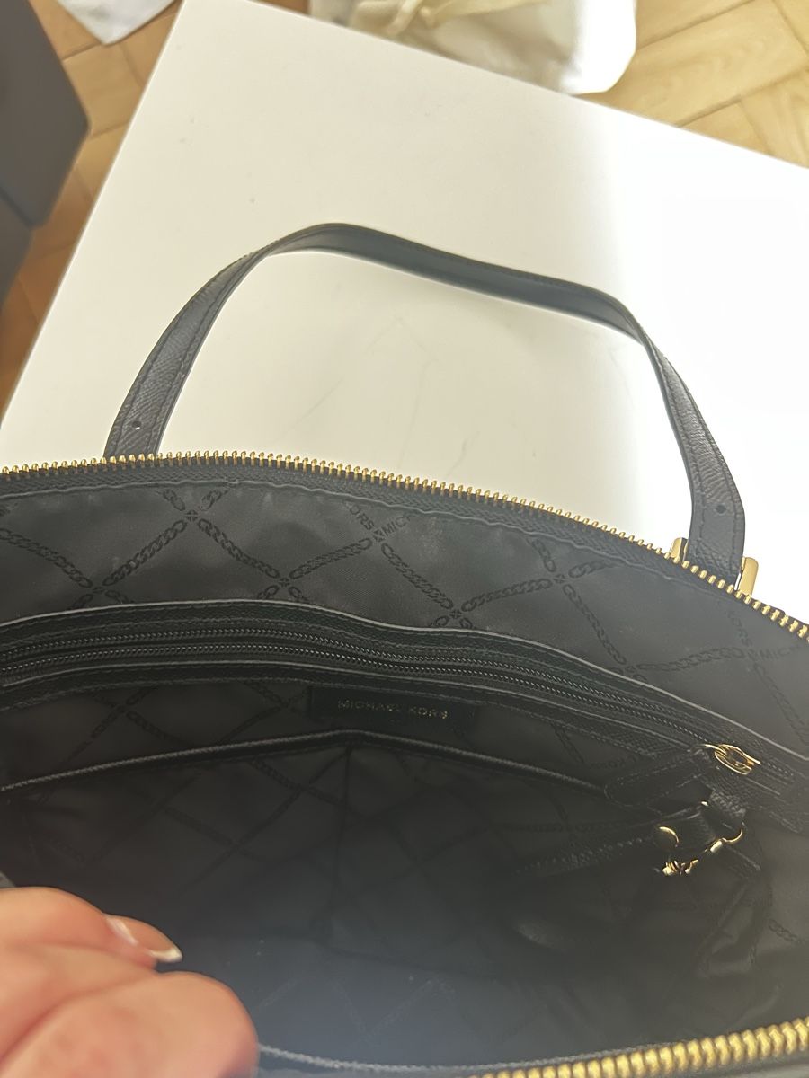 Michael Kors Taschen für Damen: Michael Kors Handtasche schwarz neuwertig – Gebraucht aus Bern von leo_lnw8 4