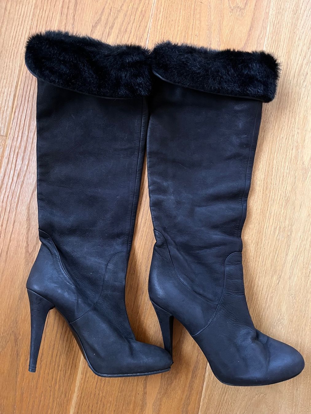 Scarpe da donna: Stiefel mit Lammfell Gr.40 – Usato da Wädenswil venduto da Iana32 1