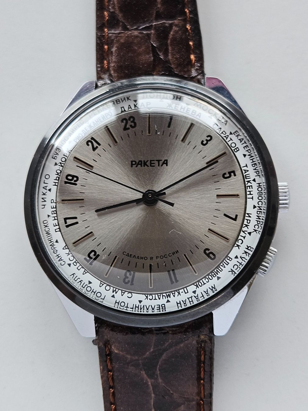 Raketa Montres: 28 Raketa Worldtimer – D'occasion à Berikon par mmm21