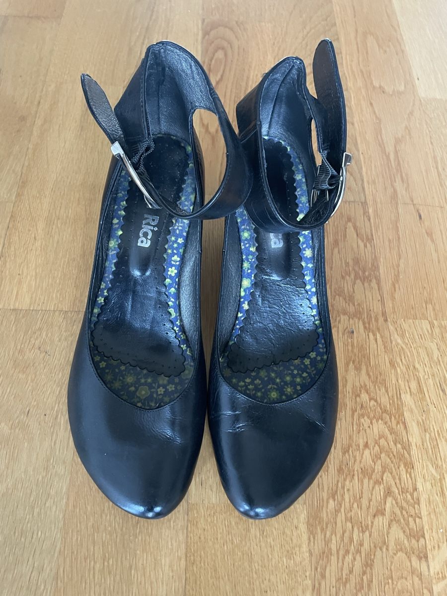 Scarpe da donna: Handgefertigte Schuhe (Spanien) 37 – Usato da Murten venduto da bobby99777744 4