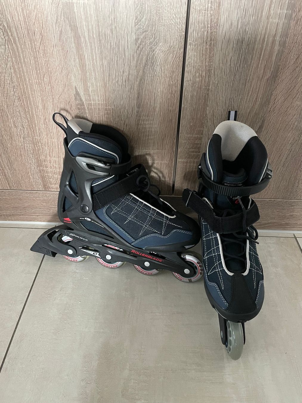 Pattini in linea & Pattini a rotelle: Sehr schöne Inline Skates, Top Zustand, Gr.41 – Nuovo (secondo la descrizione) da Wohlen AG venduto da fil_j2wc 1