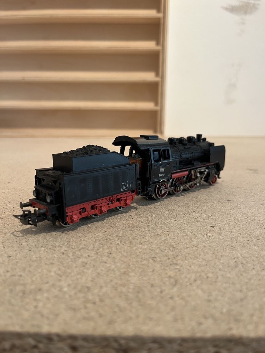 Märklin Modellini di ferrovie: Märklin DB BR 24 058 – Usato da Oftringen venduto da PhilBraMan 1