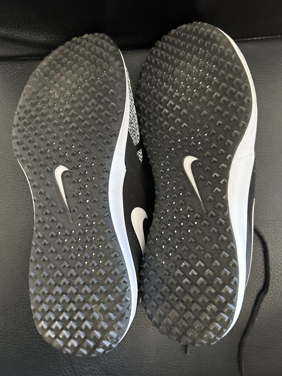 Scarpe da uomo: Nike Trainingsschuhe Grösse 44 – Usato da Emmen venduto da Carbru 3