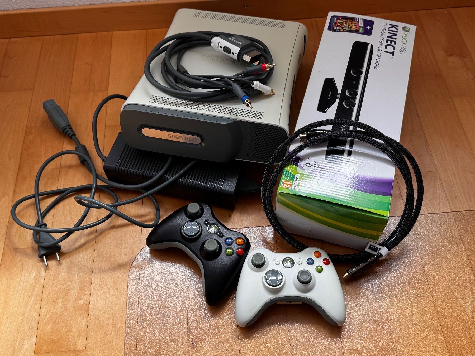 Microsoft Console: XBOX 360 Konsole mit Kinetic, 2 Controller und 6 Spielen – Usato da Heiden venduto da Manimatic 1