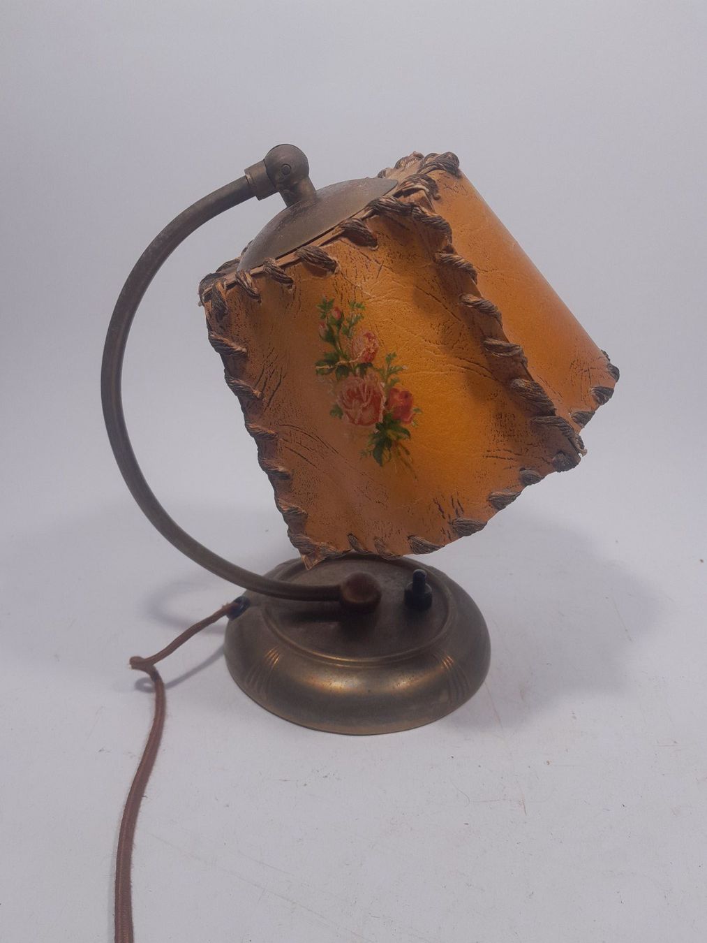 Lampen: Antike vintage Nachttisch Lampe / Lederschirm – Gebraucht aus Männedorf von Bel-view 3