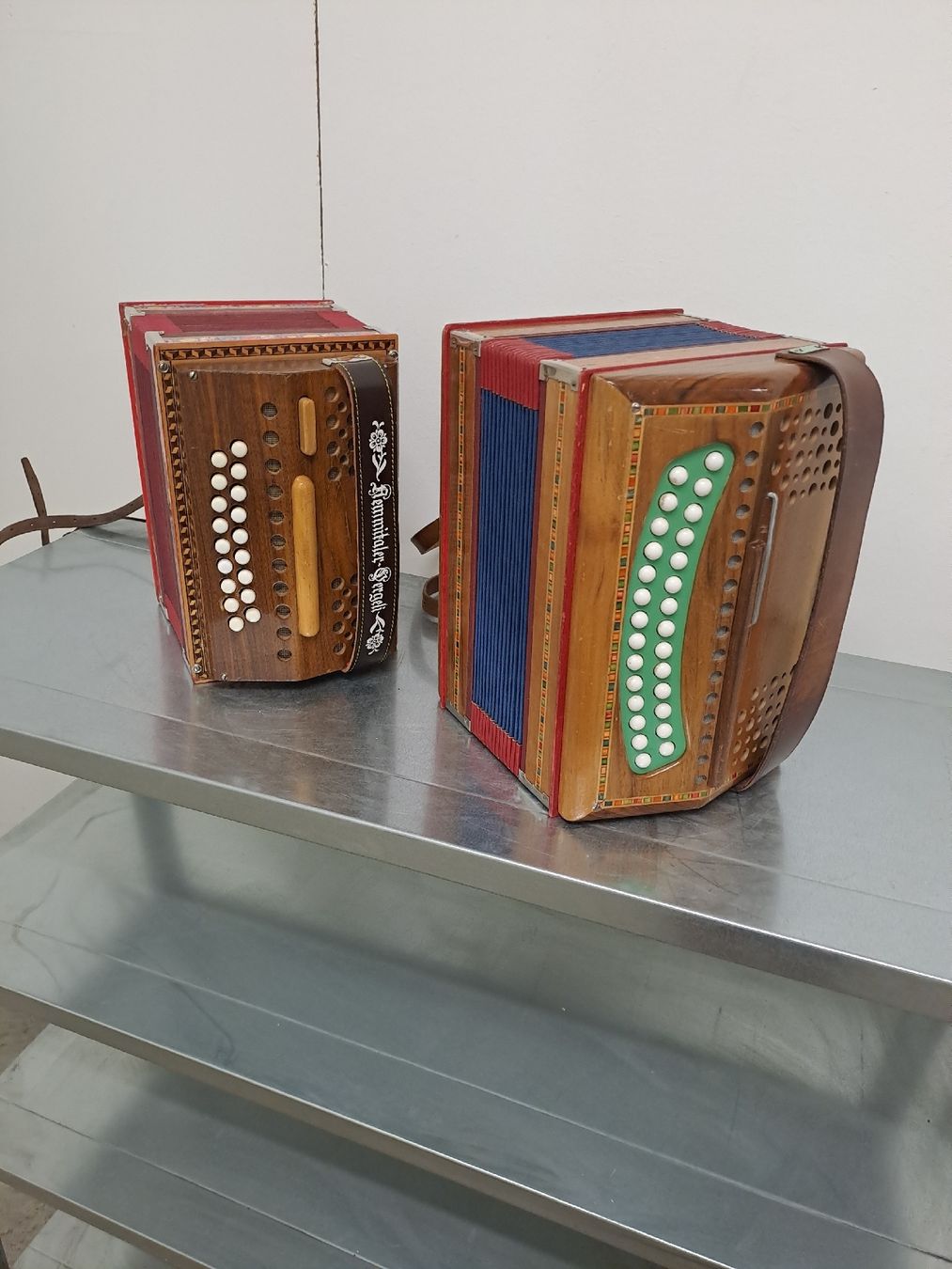 Musikinstrumente: 2 schwyzerorgeli zum verkaufen  – Gebraucht aus Villeneuve von BibiVintage 8