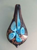 Glasanhänger Tropfen 65x30mm hellblau 3D