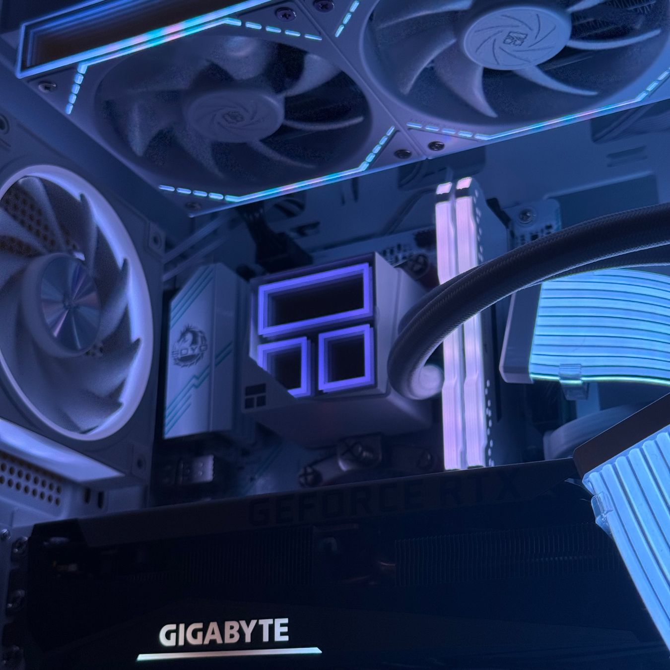 PCs: PC Gaming aesthetic RTX 3070TI / Ryzen 5 3600 – Neu (gemäss Beschreibung) aus Préverenges von VisionPCs 5