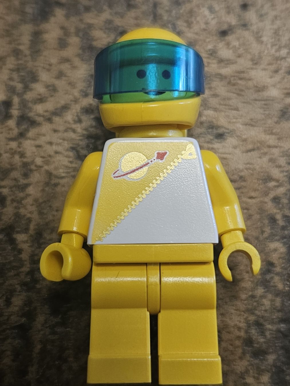 Lego Baukästen: lego figurine space sp016 Futuron - Yellow – Gebraucht aus Confignon von Ecrofigs