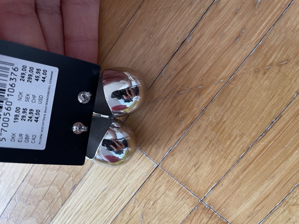 Orecchini pendenti & Orecchini a lobo: Shiny silver color Egg Shape Earrings – Nuovo (secondo la descrizione) da Neuchatel venduto da shi_9fzw 3