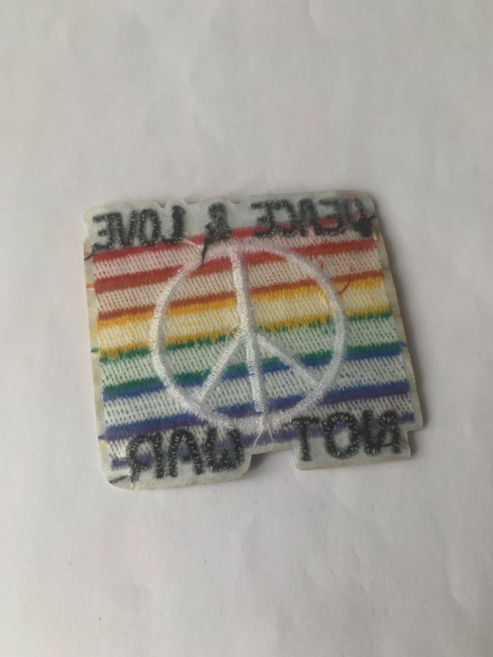 Patches: Peace & Love / Not War Patch Badge, Bügelbild – Neu und originalverpackt aus Ostermundigen von Mcone 2