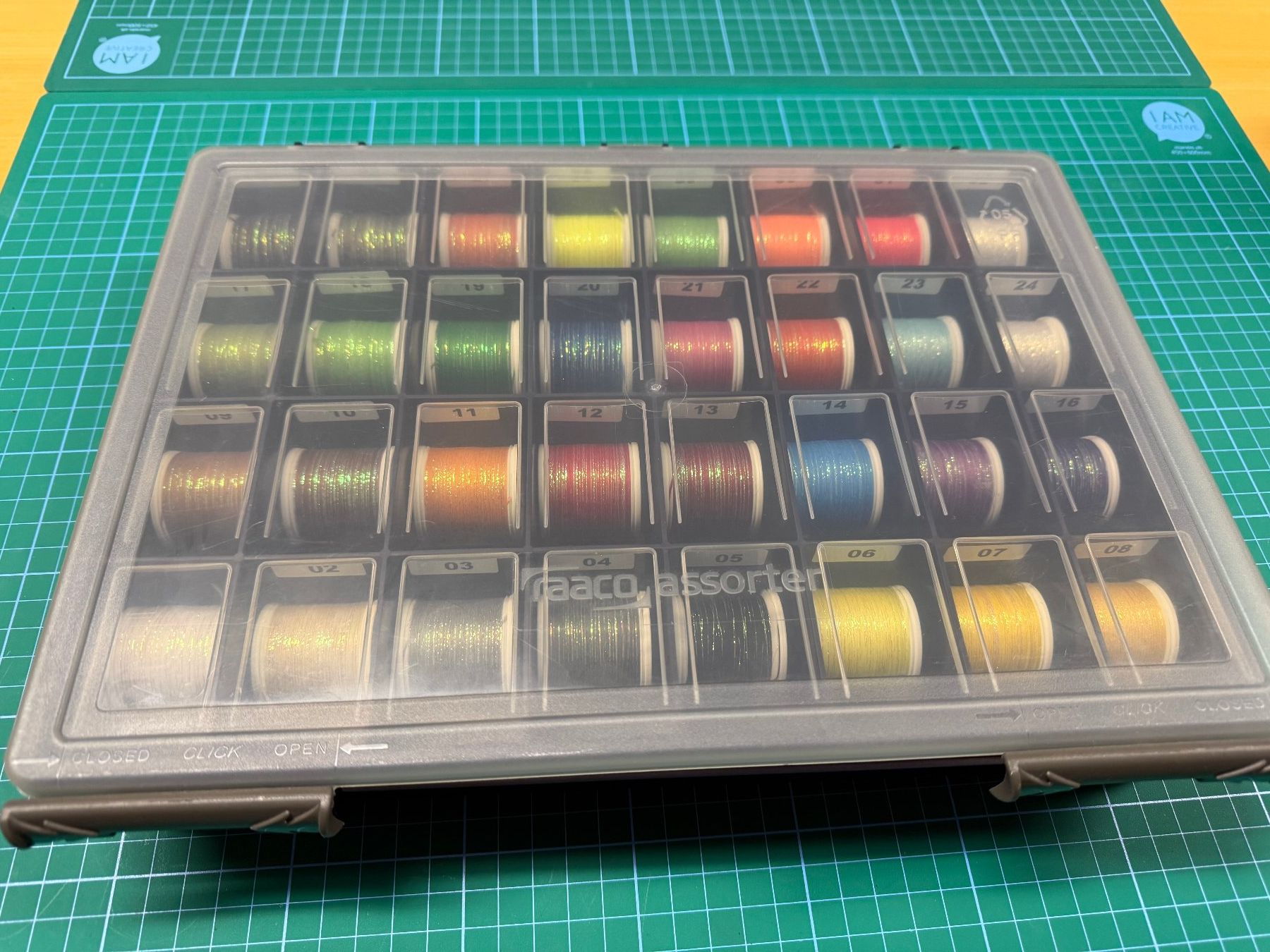Esche: 32 x Glitzerfloss in RAACO Box – Nuovo (secondo la descrizione) da Röschenz venduto da drei_zwei_eins_deins 1