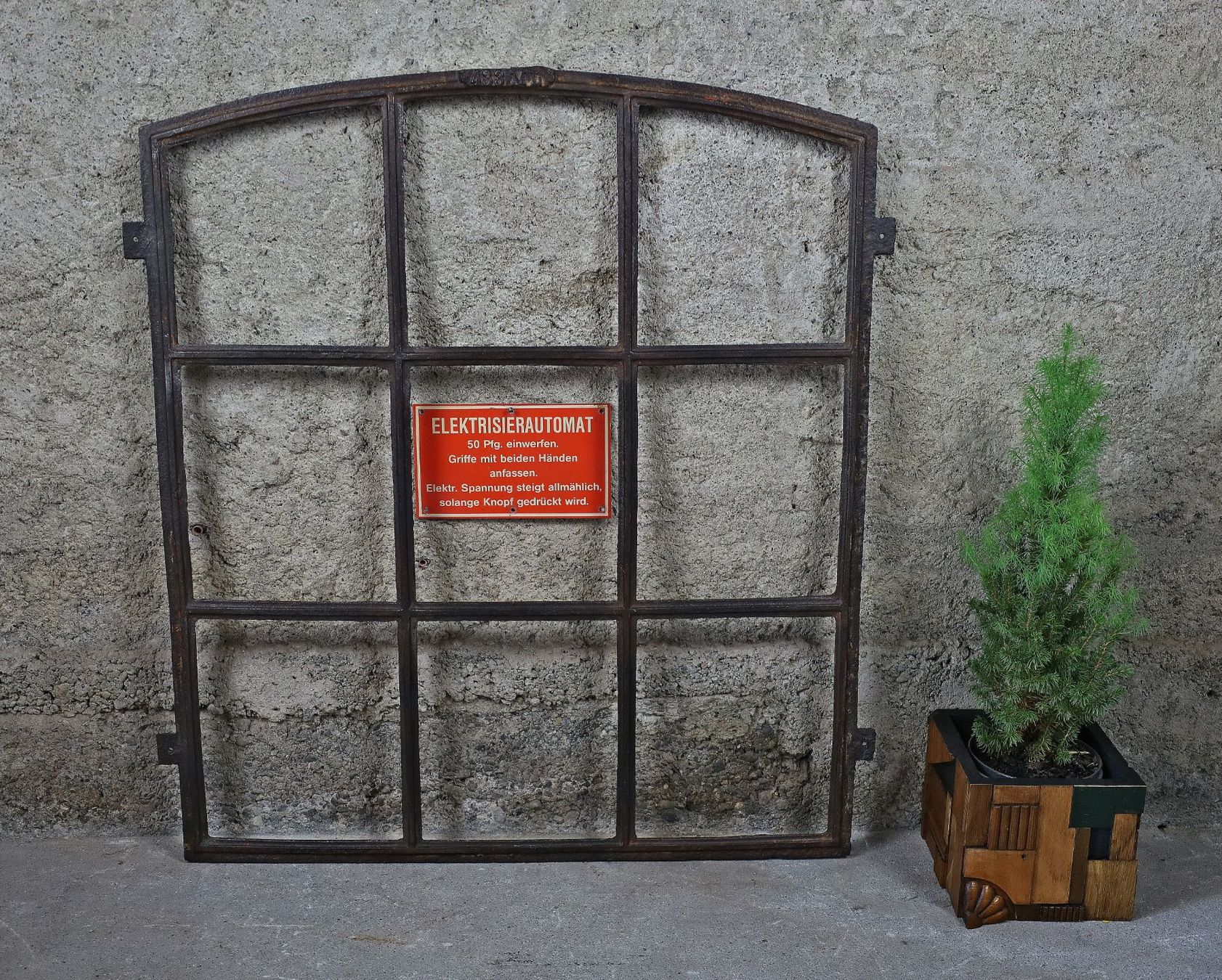 Fenster: grösseres Gusseisenfenster, Eisenfenster – Gebraucht aus Birrwil von brandschatz_birrwil 7