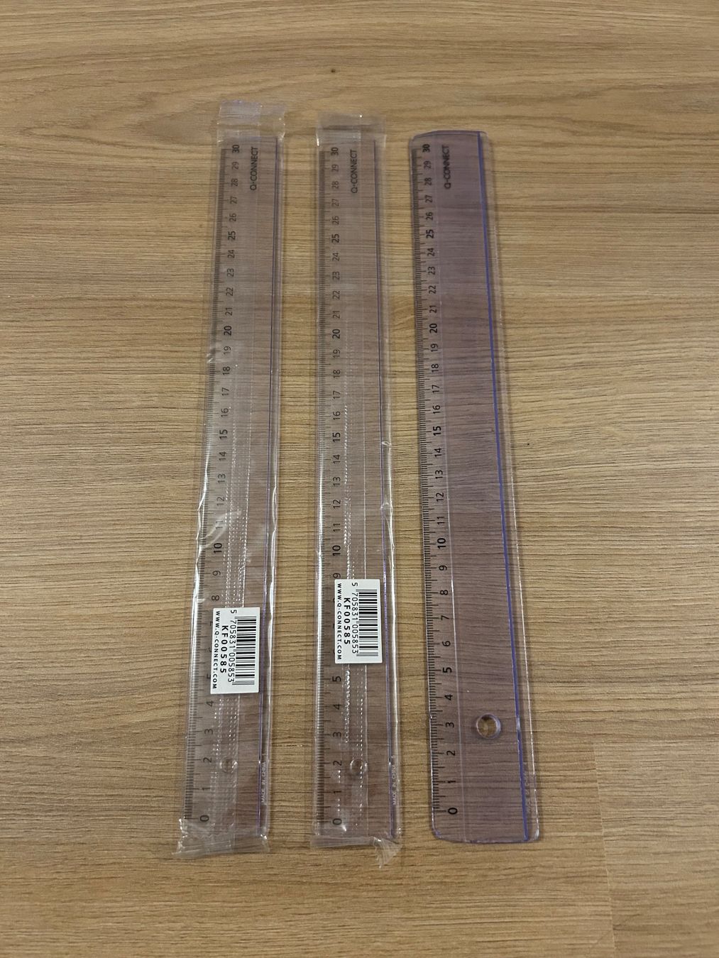 Altro in Scrittura & Disegno: 3 règles de 30cm plastique neuves Q-connect – Nuovo e nell'imballaggio originale da Delémont venduto da elena_neuhaus