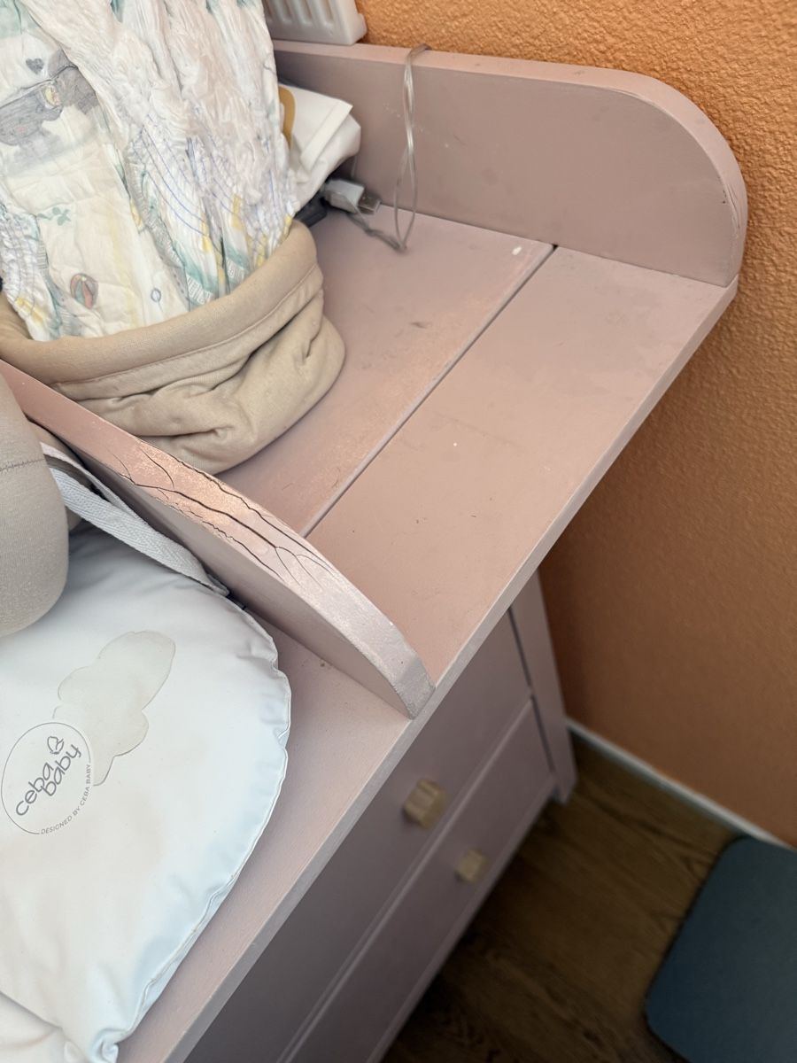 Ikea Tables à langer & accessoires: Wickelkommode 3 Schubladen rosa  – D'occasion à Pfäffikon ZH par Die_Wislis 2