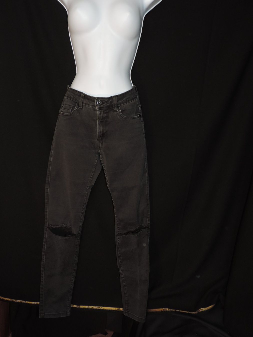 Jeans: jeans stretch noir gris – Usato da Genève venduto da Axelle333 1