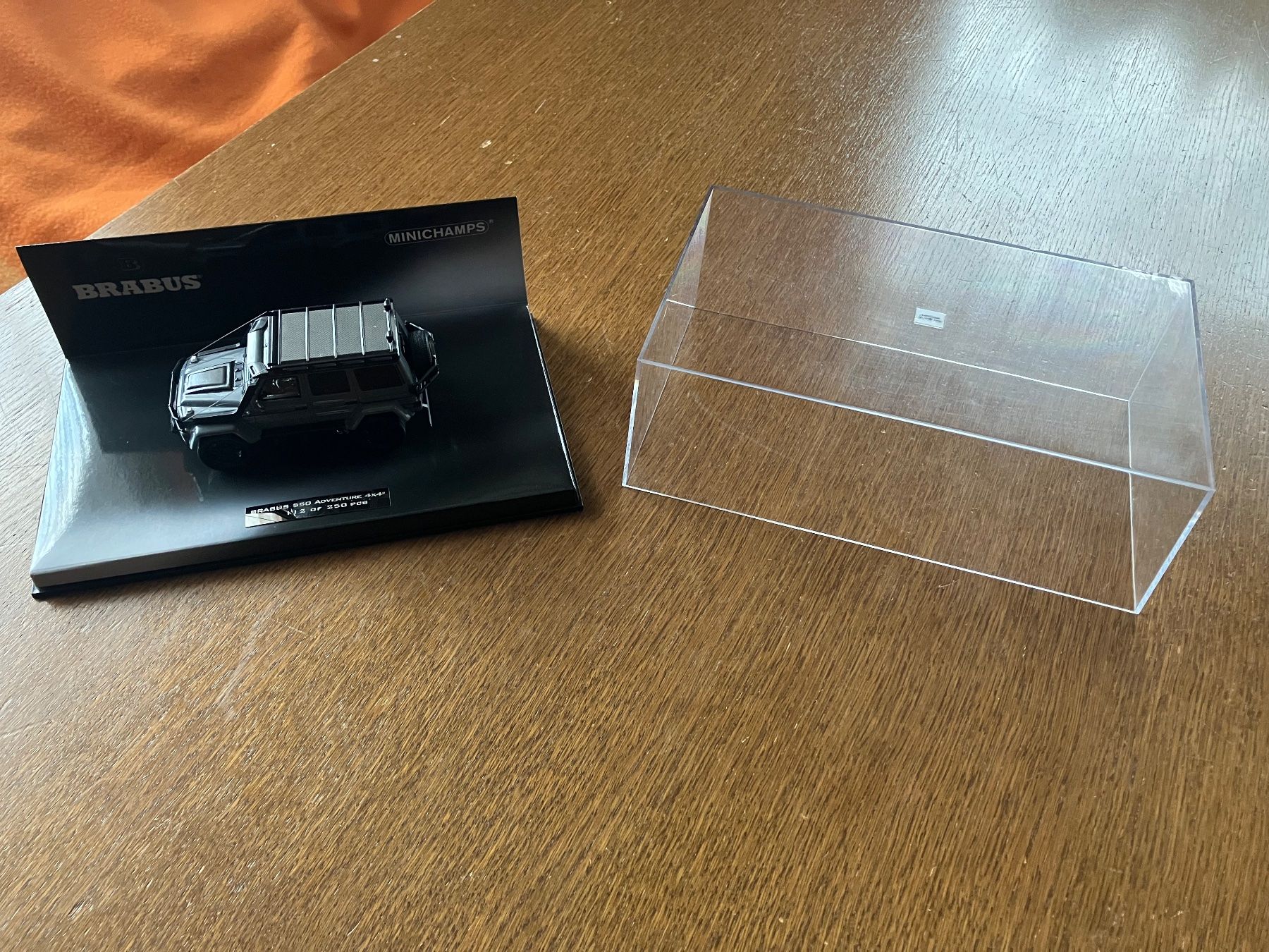 Minichamps Kit di modellismo & Modellini statici: Brabus 550 Adventure 1:43 Sammlermodell – Usato da Kandergrund venduto da RHLF 5
