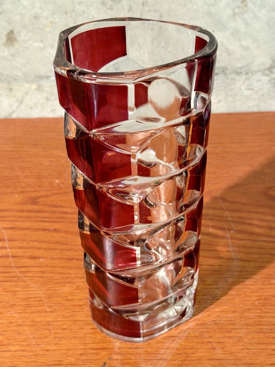 Vasi & Recipienti: Stylish Red & Clear Geometric Glass Vase - Statement Piece – Usato da Lausanne venduto da artnouveau04