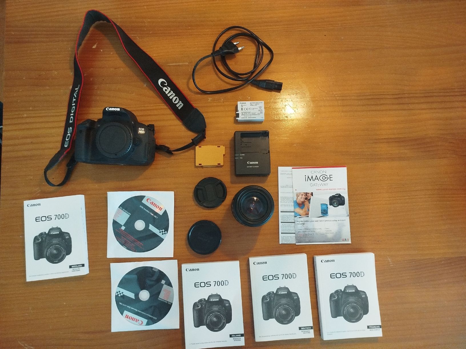 Canon Kamera: Canon EOS 700D Kit mit EF 35-135mm Objektiv – Gebraucht aus Rüti ZH von Groundunda