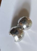 Paire de boucles d'oreilles créoles en or blanc
