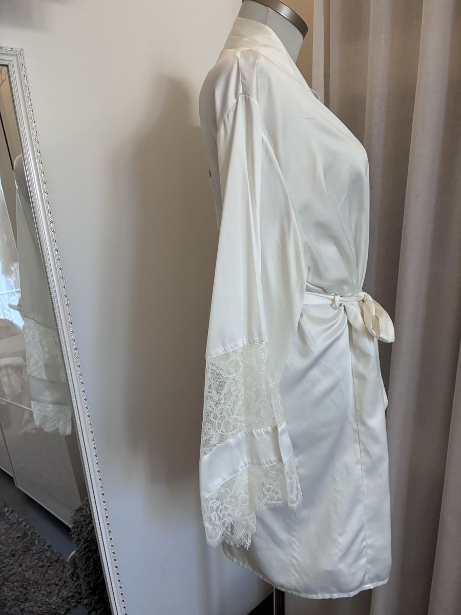 Bademäntel: Brautmode: Elegante Morgenmantel "Mrs.", Grösse M/L – Gebraucht aus Bäretswil von Viechel 2