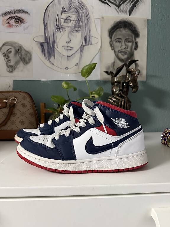 Chaussures hommes: Nike Air Jordan 1 Mid – D'occasion à Hölstein par Pivu