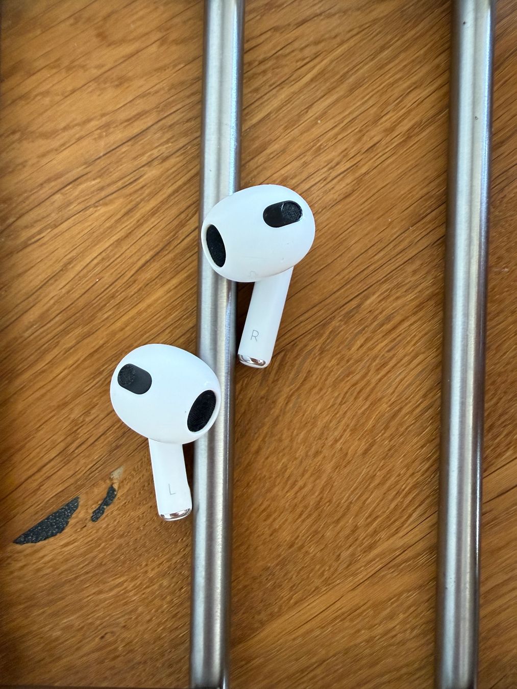 Apple Cuffie: APPLE AirPods 3 – Usato da Lausanne venduto da Nine1982 9
