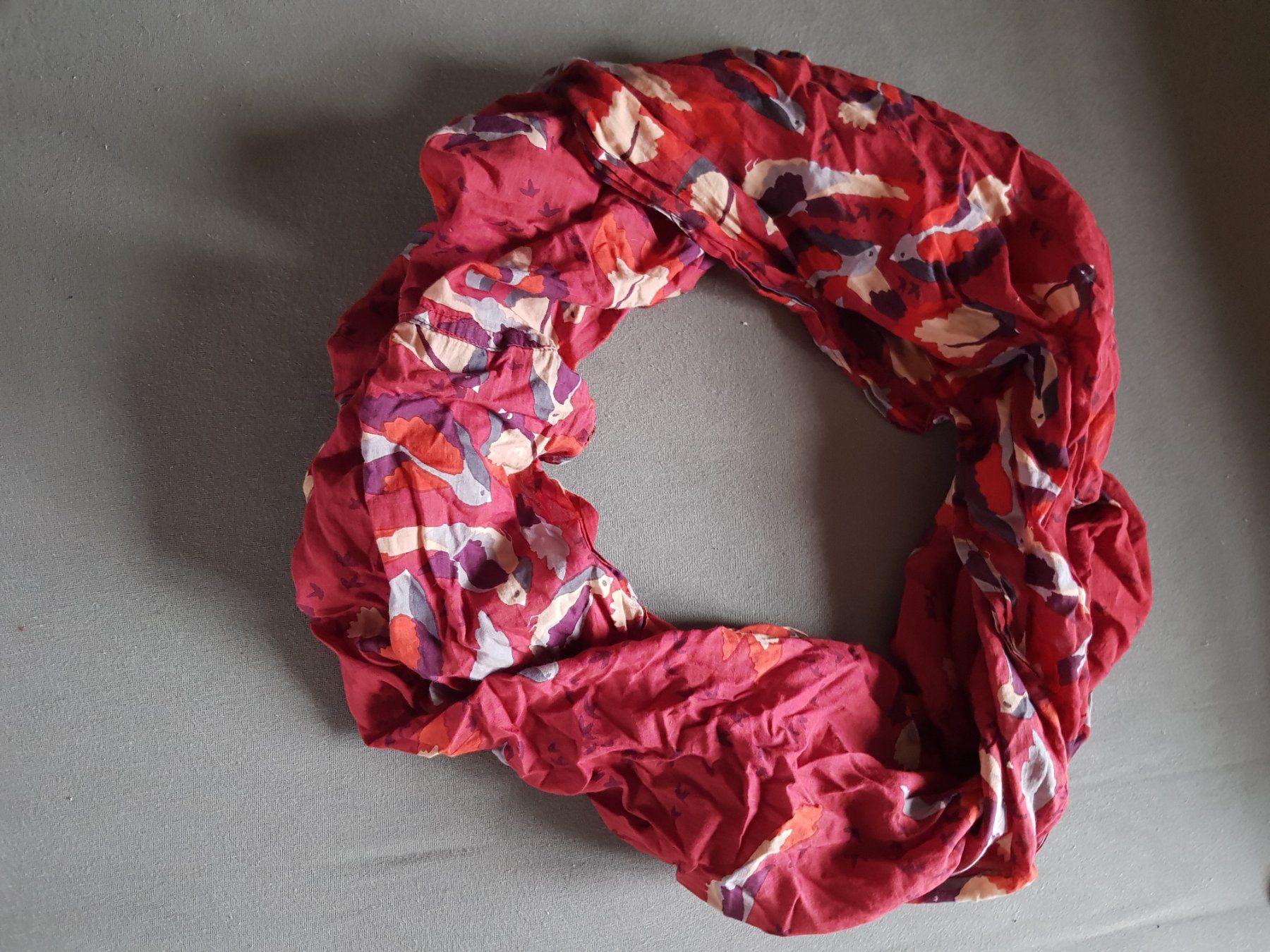 Esprit Foulard & Sciarpe: Esprit Loop – Usato da Därligen venduto da Musle73