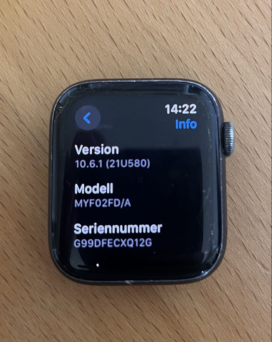 Apple Smartwatch: Apple Watch SE mit GPS + Cellular – Usato da Bürglen TG venduto da Ghost84 5