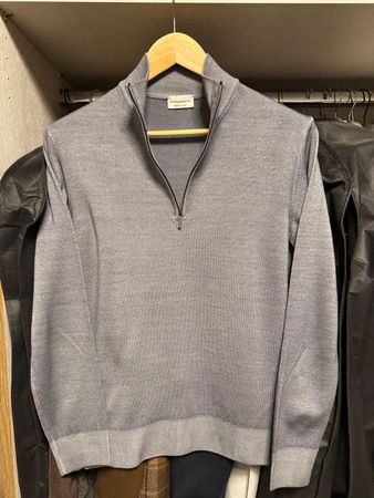 Wunderschöner grauer Morgano-Pullover 100 % Merinowolle Neu