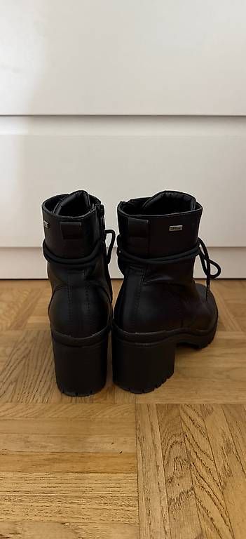 Scarpe da donna: s.Oliver Schnürboots schwarz Gr. 38 – Usato da Arlesheim venduto da schoop. 1