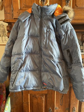Winterjacke XXL Reality, Daunenjacke mit Kapuze! Sehr guter