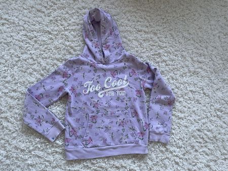 Sweat à capuche C&A violet fleuri taille 134/140 