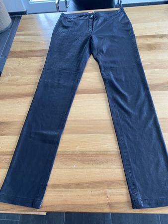 Tolle Hose in Lederoptik, Gr. 34, schwarz - wie neu