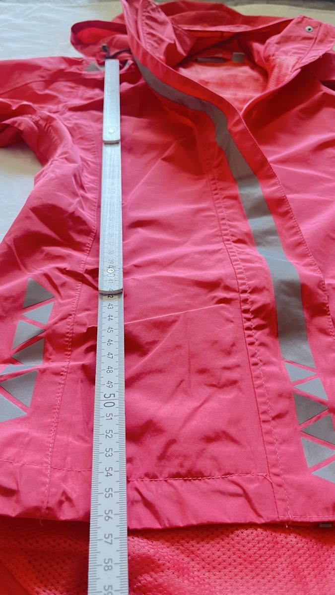 Jacken: Schöne Regenjacke Damen XS/34 – Gebraucht aus Davos Platz von Infinity795 1