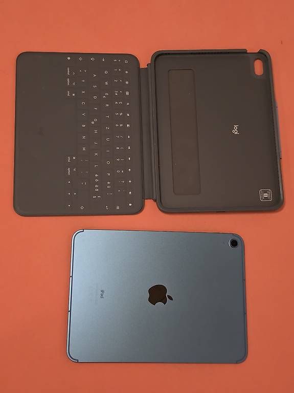 Tablet PC: Ipad 10 64gb bleu WiFi et celular + clavier logitech  – Usato da Bossonnens venduto da dav_gk8g 2