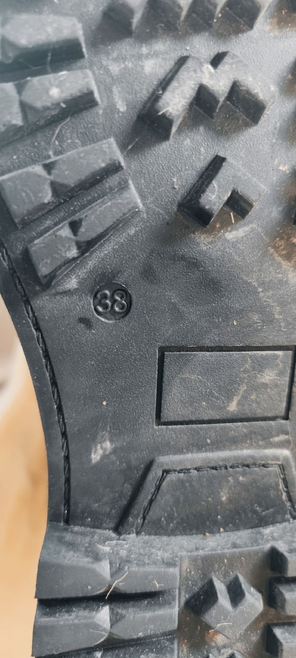 Damenschuhe: Black Leather Boots 38 – Gebraucht aus Eggerberg von blumtasha 5