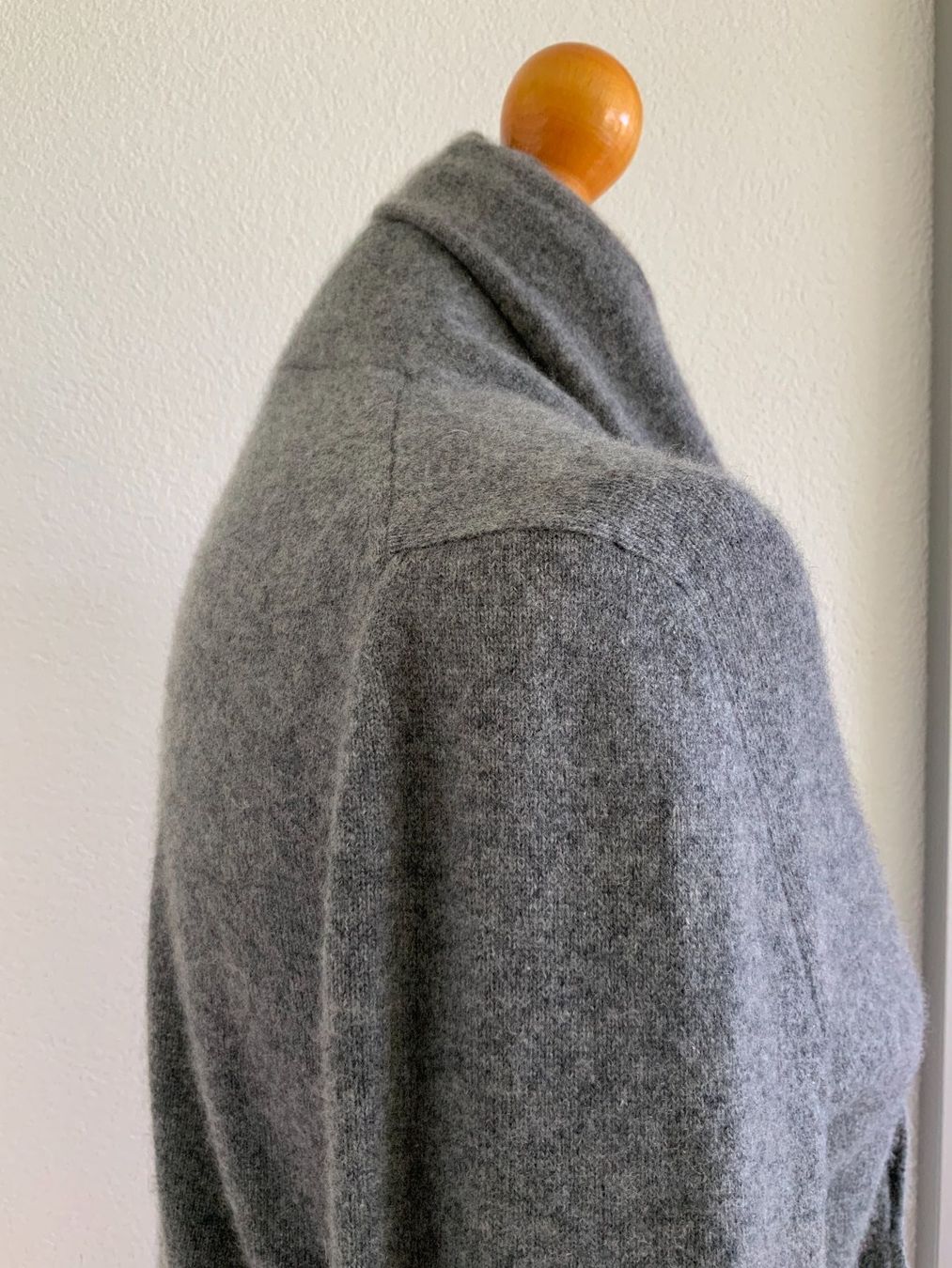 Giacche: Edle Feinstrickjacke, Kaschmir 100%, grau meliert, Gr. 34 – Usato da Zürich venduto da ancillaschmidhauser 5
