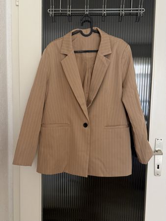 Ensemble blazer et pantalon beige