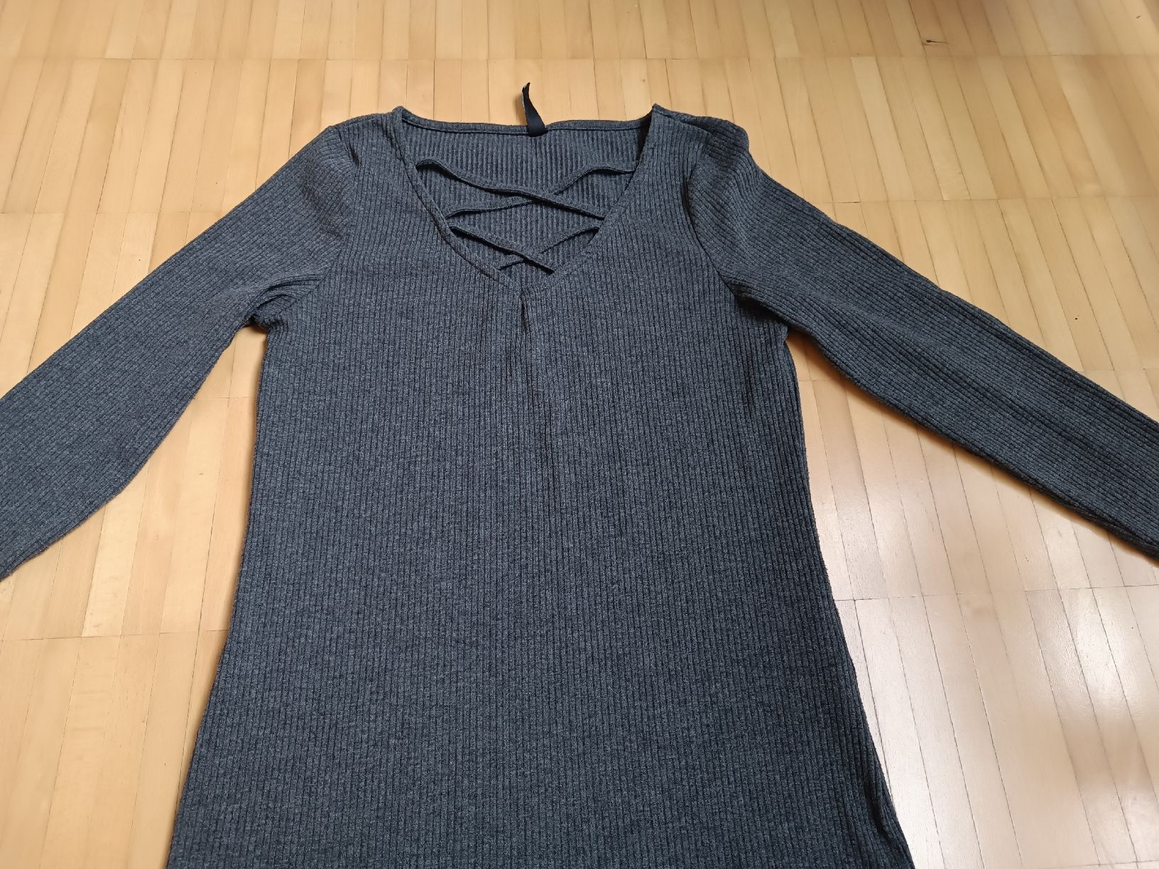 Lotti di vestiti: kleider-set 10-teilig – Usato da Basel venduto da mon_7m8h 4