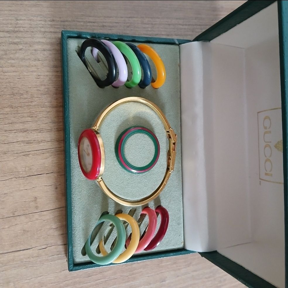 Gucci Uhren: Gucci Watch with Interchangeable Bezels Set Gold Tone – Gebraucht aus Kloten von fas_2ctn 2