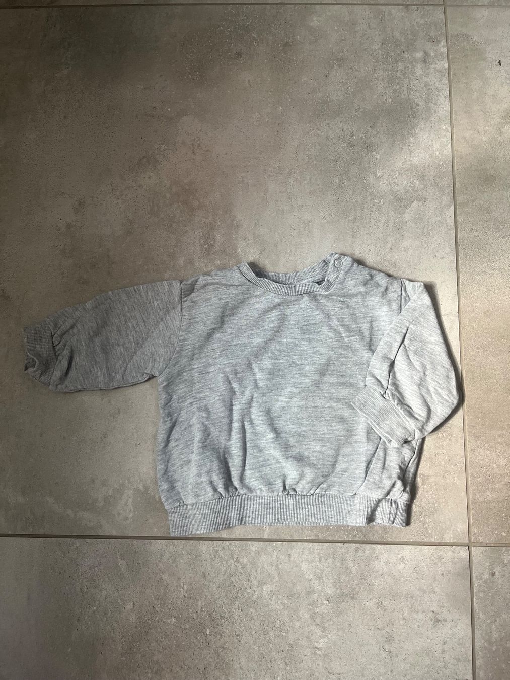 H&M Pullover & Sweatshirts: H&M,Pulli, Sweatshirt, Pullover grau, Gr. 68, w. Neu – Gebraucht aus Mollis von Miss_Dresses