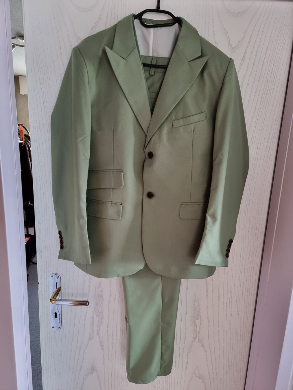 Completi: Herrenanzug mit Gilet – Nuovo e nell'imballaggio originale da Uetendorf venduto da .Eidgenosse.