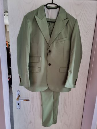 Herrenanzug mit Gilet