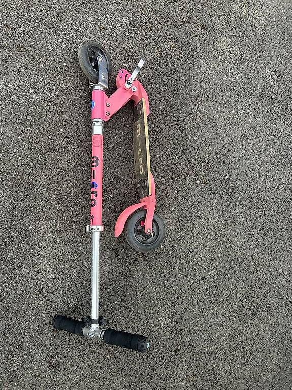Kickboard: Trottinette micro pliable  – D'occasion à La Chaux-de-Fonds par pinochio01 1
