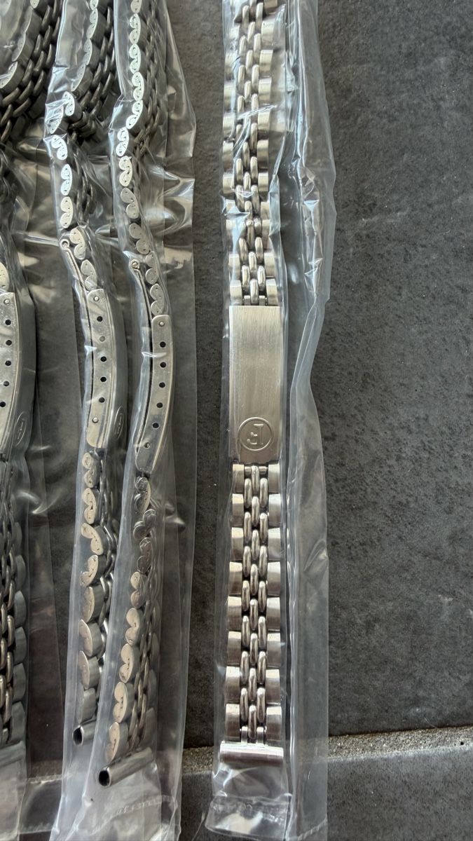 Orologi: 50 Uhren Armbänder Braclet Stainless Steel – Usato da Wolfwil venduto da Poulet60 5