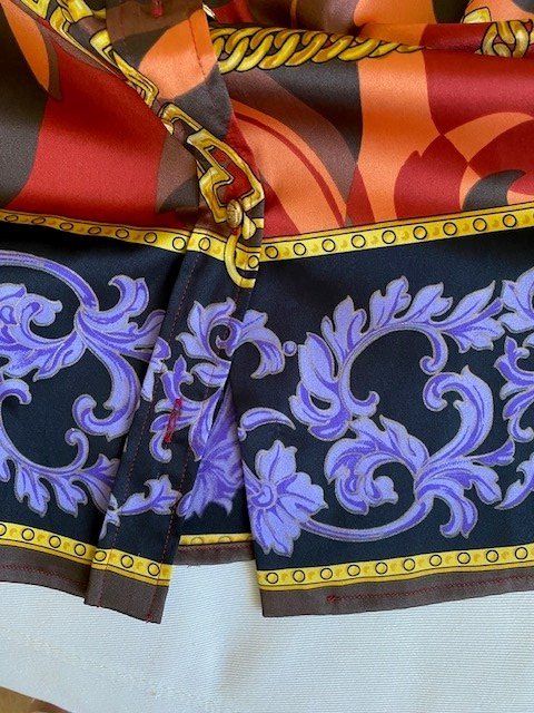 Versace Blusen: Versace Bluse ab CHF 1,- – Gebraucht aus Adligenswil von Propylon 5