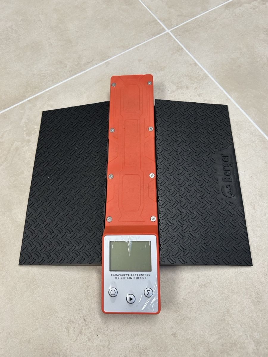 Autres valises & sacs de voyage: Berger Caravan Weight Control Waage – D'occasion à Neuendorf par kjaere