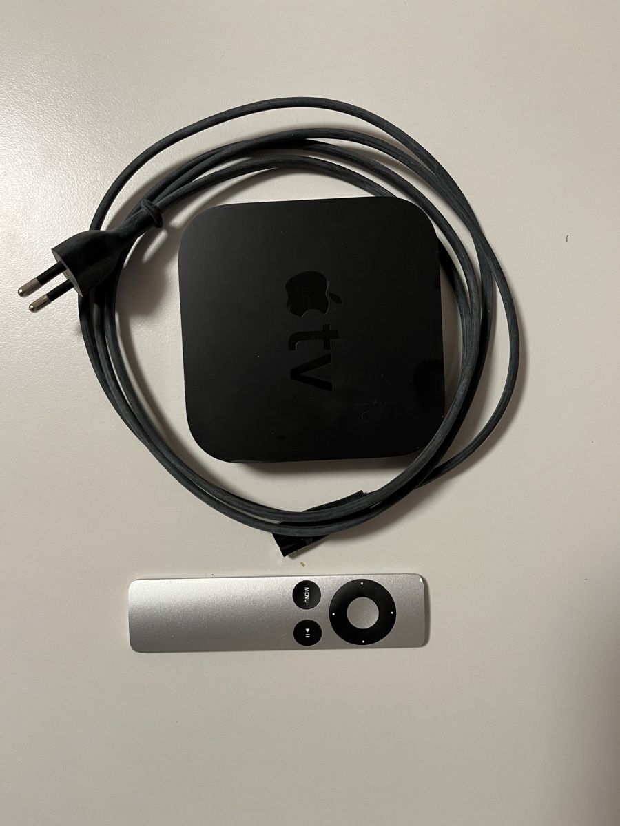Apple Audio- & Mediensysteme: Apple TV A1469 (2012) avec télécommande & câble d’alim – Gebraucht aus Zürich von pat_rx9j