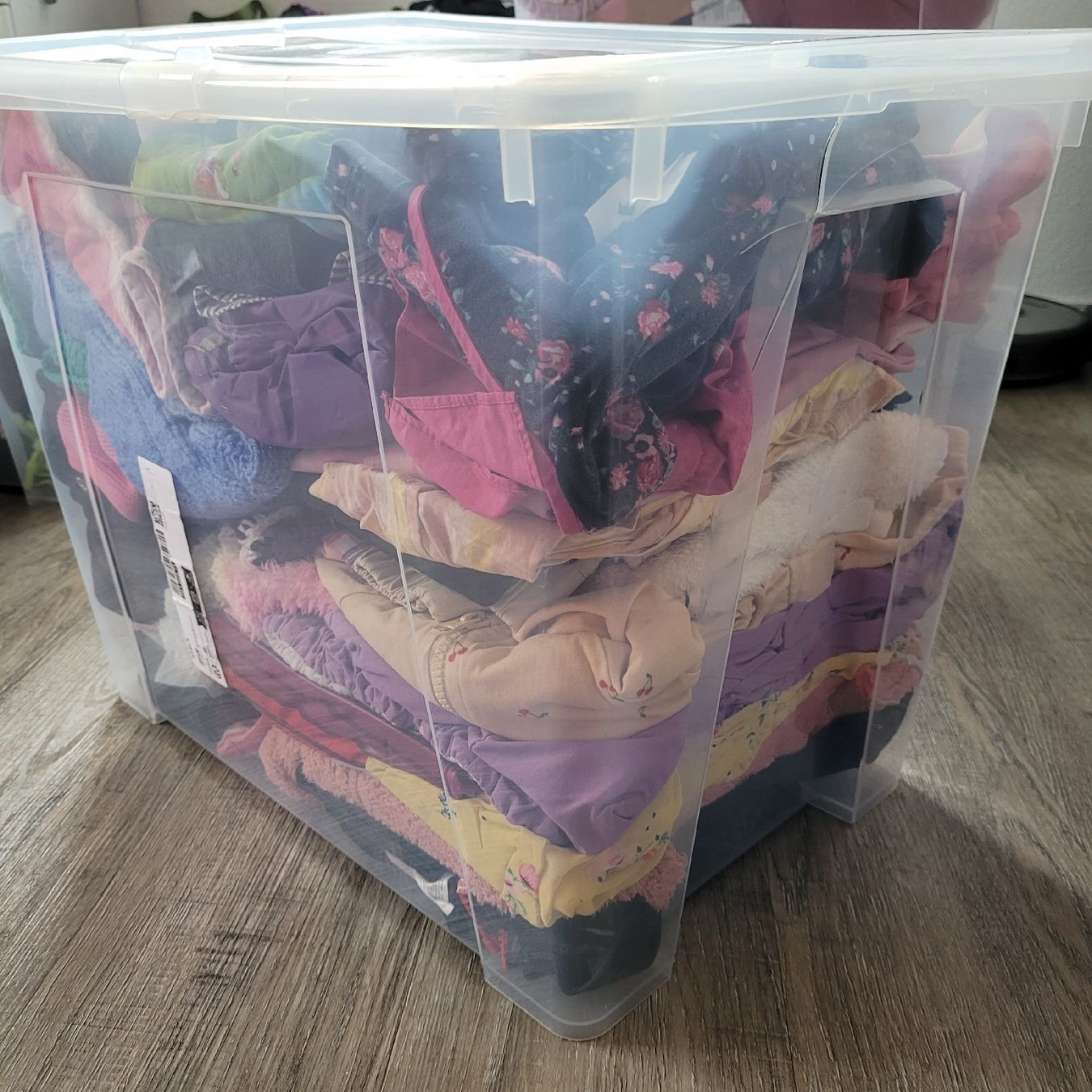Kleiderpakete & -sets: Mädchen Kleiderpaket Kiste voll 98/104 – Gebraucht aus Niederbuchsiten von klengyel 5